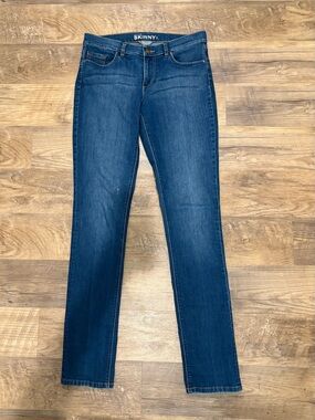 New York & Company Skinny Jeans in Blue Denim